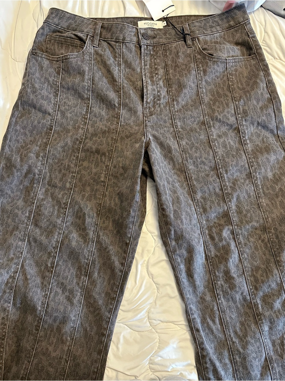 HIDDEN Relaxed Jeans in Leopard Print